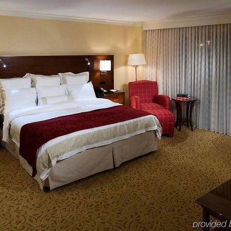 Holiday Inn 切萨皮克 客房 照片