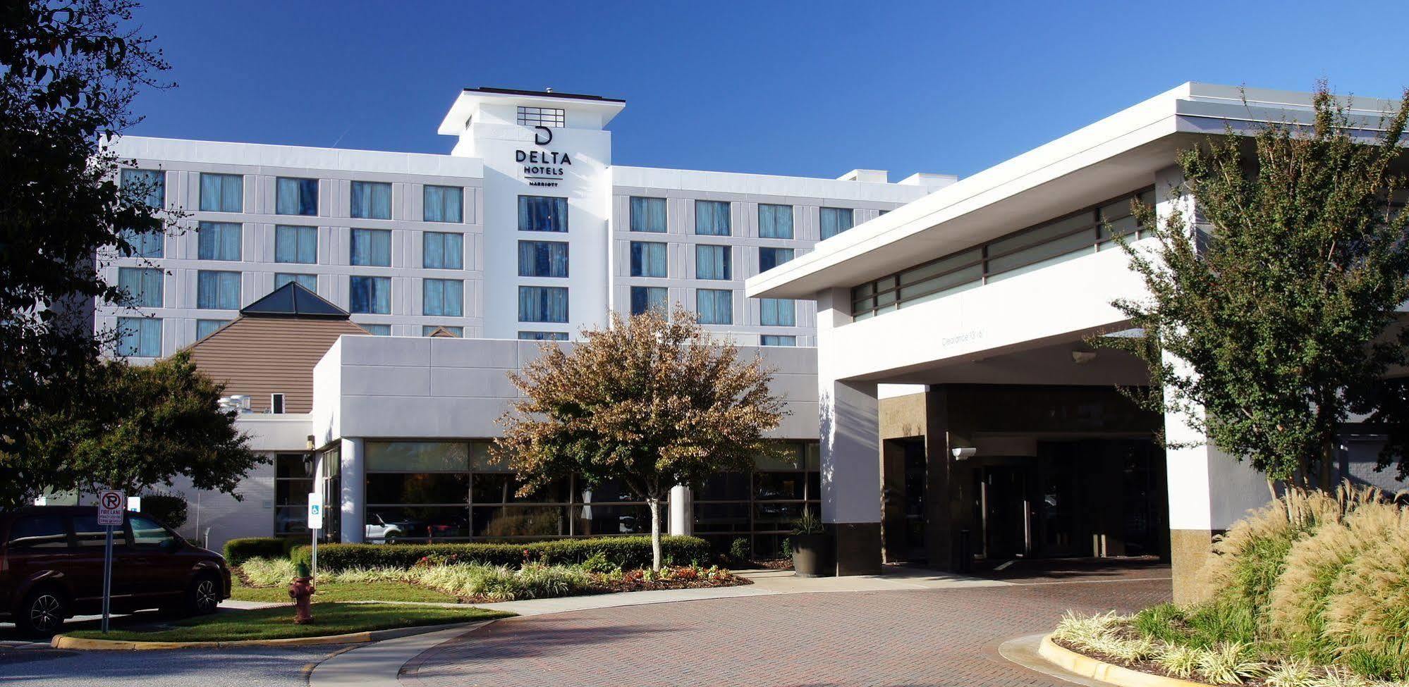 Holiday Inn 切萨皮克 外观 照片